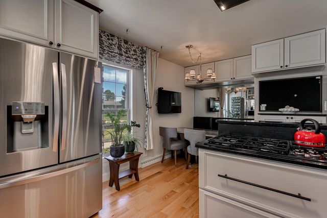 1701 S HILLCREST DRIVE, Appleton, WI 54914