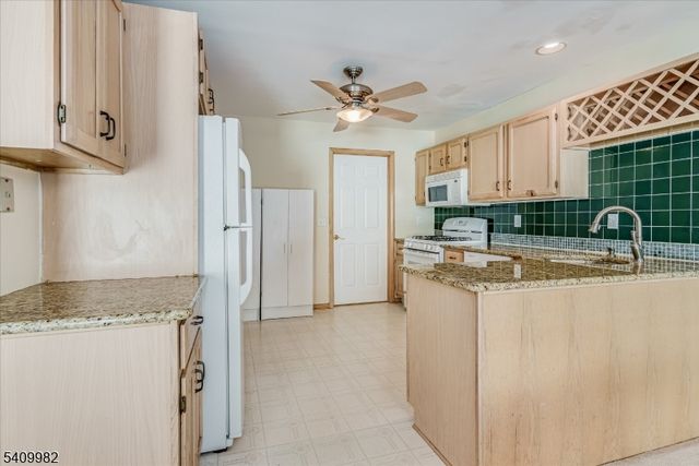 63 Meadow Pond Rd, Hardyston Twp., NJ 07419