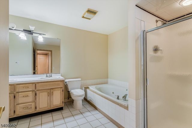 63 Meadow Pond Rd, Hardyston Twp., NJ 07419