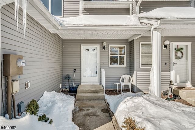 63 Meadow Pond Rd, Hardyston Twp., NJ 07419