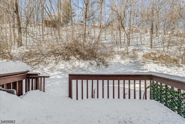 63 Meadow Pond Rd, Hardyston Twp., NJ 07419