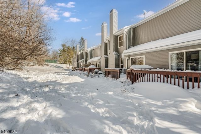 63 Meadow Pond Rd, Hardyston Twp., NJ 07419