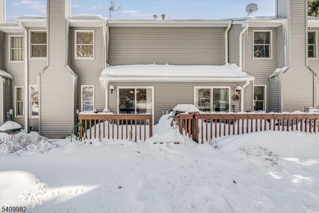 63 Meadow Pond Rd, Hardyston Twp., NJ 07419