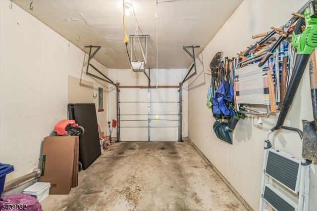 63 Meadow Pond Rd, Hardyston Twp., NJ 07419