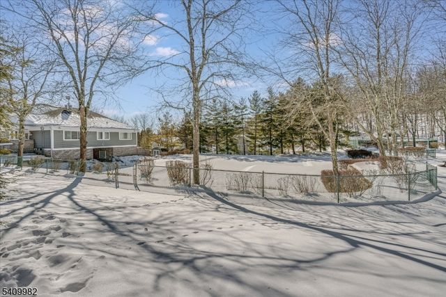 63 Meadow Pond Rd, Hardyston Twp., NJ 07419