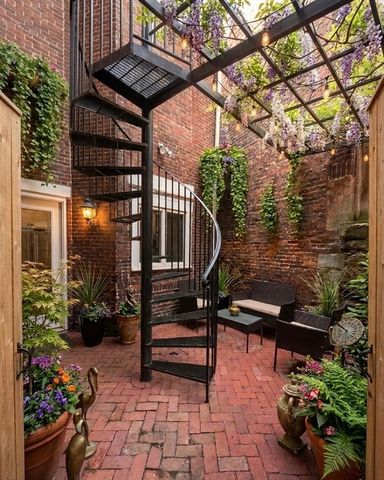 18 Melrose St 1, Boston, MA 02116