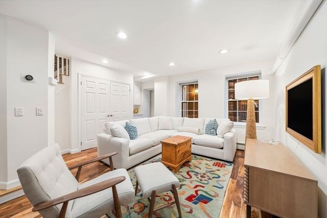 18 Melrose St 1, Boston, MA 02116