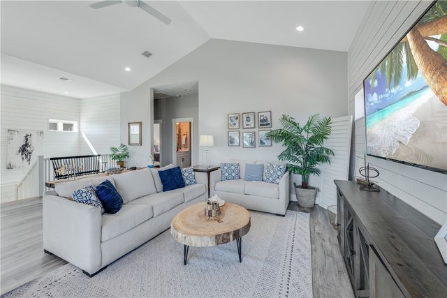 524 S 12th St D, Port Aransas, TX 78373