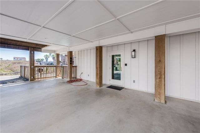 524 S 12th St D, Port Aransas, TX 78373