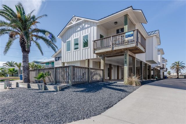 524 S 12th St D, Port Aransas, TX 78373