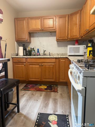 44 Oxford Drive, East Hartford, CT 06118