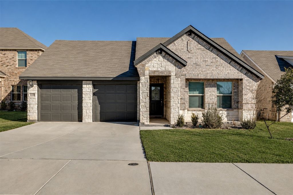 6332 Copperhead Drive, Fort Worth, TX 76179