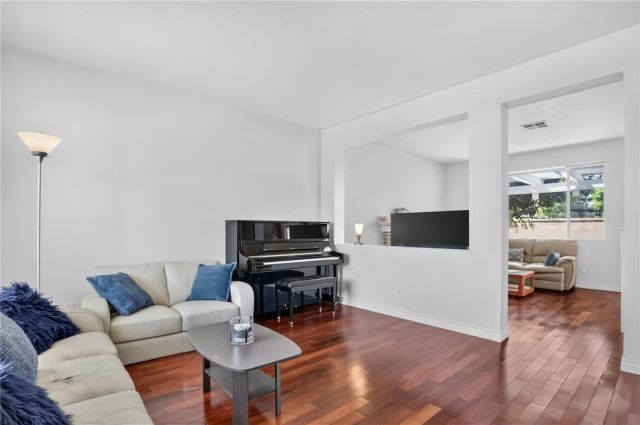 7 Dynasty Court, Irvine, CA 92602