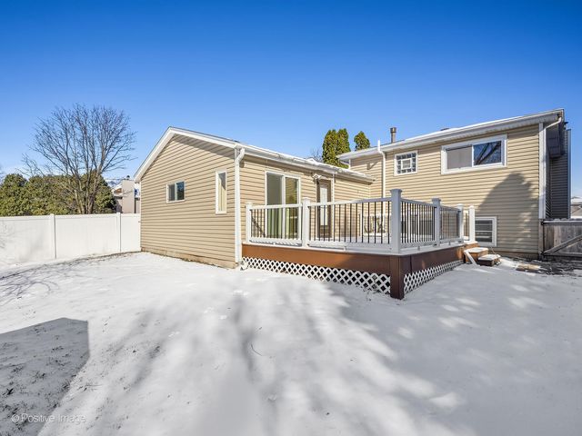 1500 Pershing Avenue, Wheaton, IL 60189