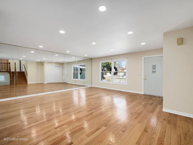 1500 Pershing Avenue, Wheaton, IL 60189