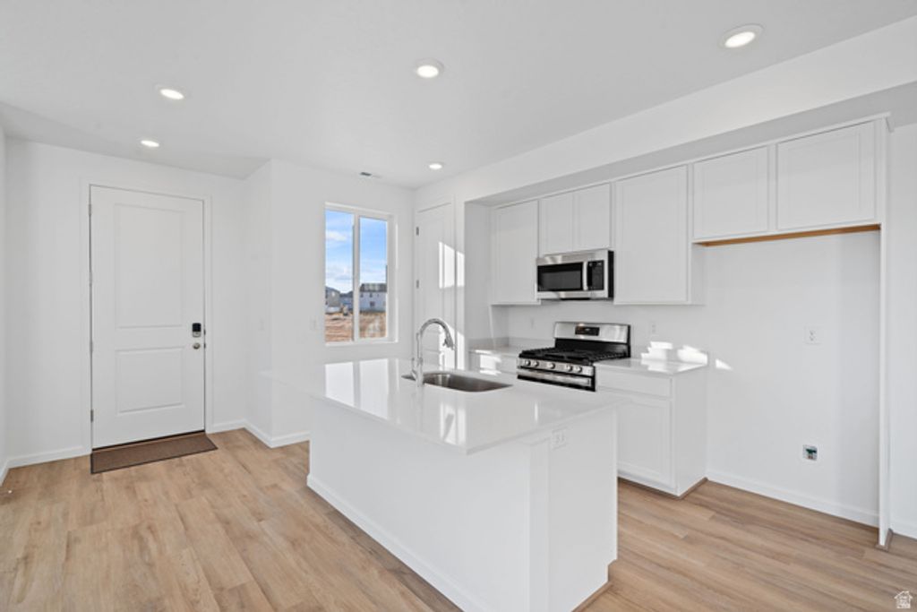 Image 4 of property listing at 1338 E 1670 N #820, Payson, UT 84651