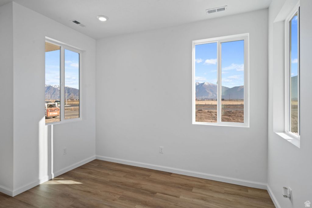Image 5 of property listing at 1338 E 1670 N #820, Payson, UT 84651