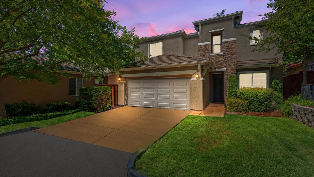 2115 Sterling Dr, Rocklin, CA 95765