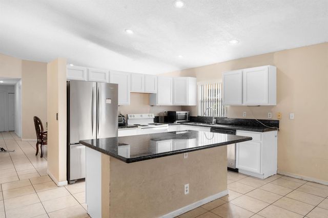 6179 Savannah Way, Lake Worth, FL 33463