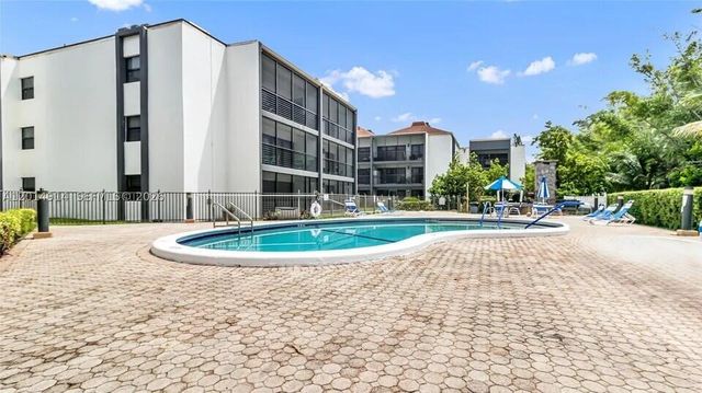 4040 N Hills Drive 31, Hollywood, FL 33021