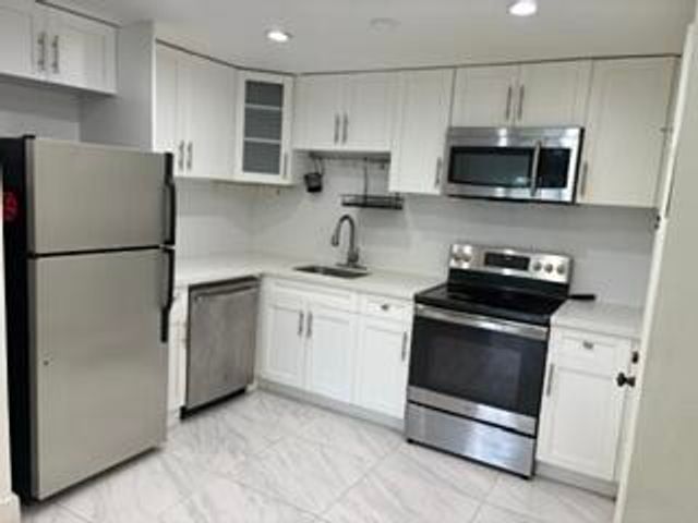 4040 N Hills Drive 31, Hollywood, FL 33021