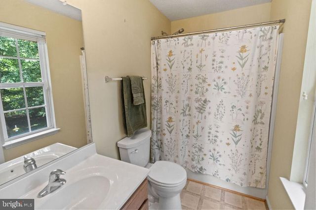 17088 WINDWARD LN, King George, VA 22485
