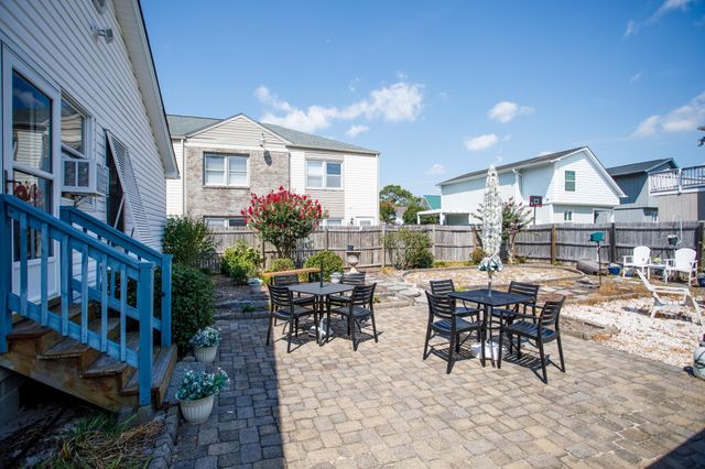 1606 Hillside Dr. S, North Myrtle Beach, SC 29582