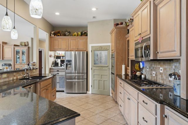 2337 Pokeberry Lane, Lampe, MO 65681