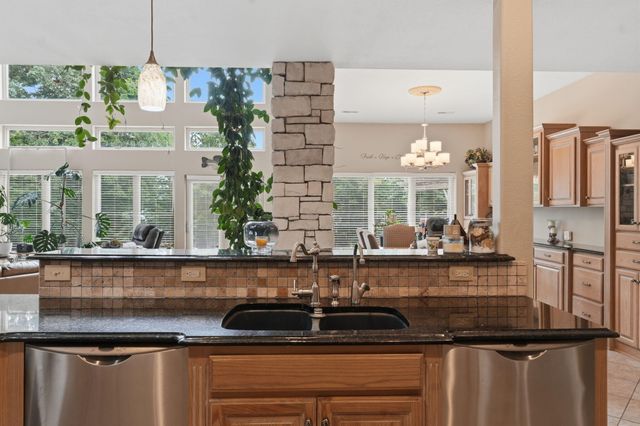2337 Pokeberry Lane, Lampe, MO 65681