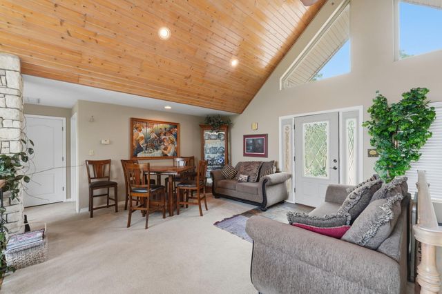 2337 Pokeberry Lane, Lampe, MO 65681