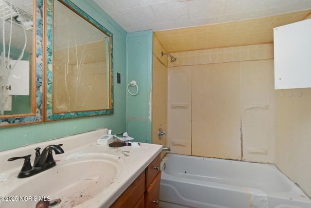 461 W Tiffin Street, Fostoria, OH 44830