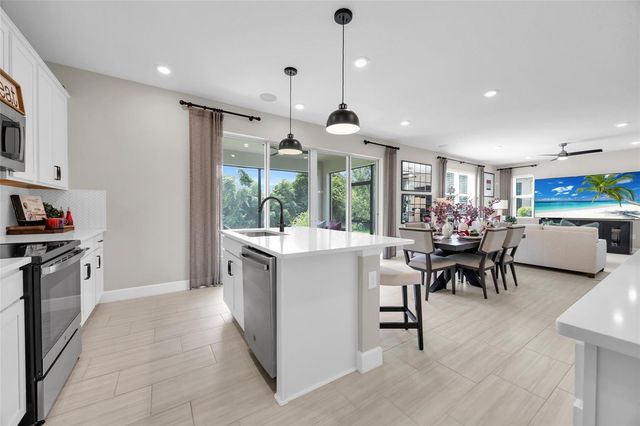 10484 SPRING LAKE DRIVE, Clermont, FL 34711