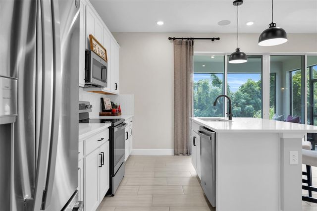 10484 SPRING LAKE DRIVE, Clermont, FL 34711