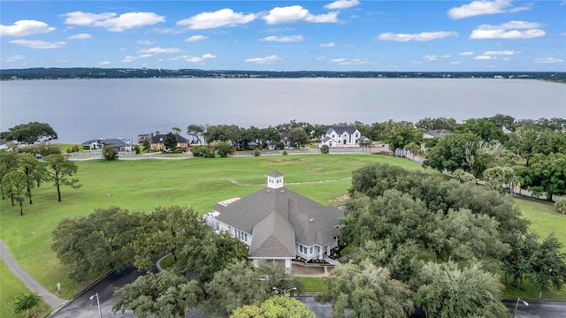 10484 SPRING LAKE DRIVE, Clermont, FL 34711