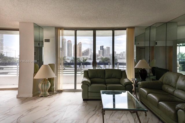 3600 Mystic Pointe Dr 613, Aventura, FL 33180