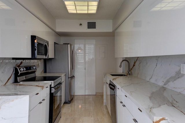 3600 Mystic Pointe Dr 613, Aventura, FL 33180