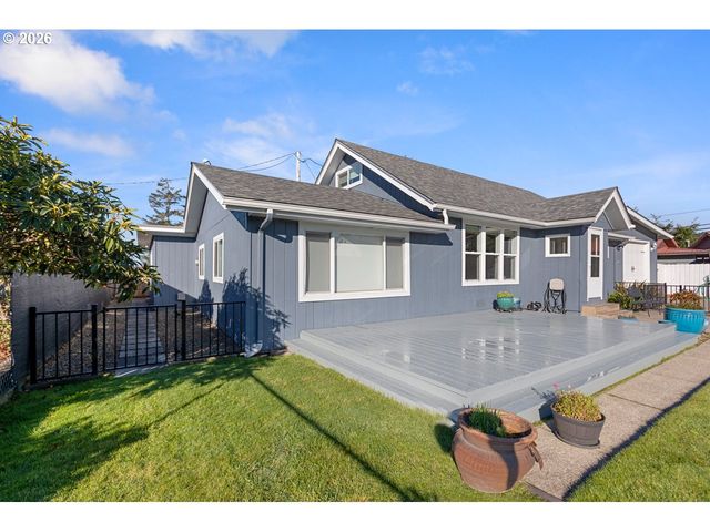 815 BROADWAY Ave, Winchester Bay, OR 97467