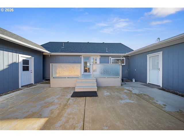 815 BROADWAY Ave, Winchester Bay, OR 97467