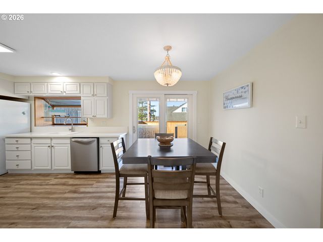 815 BROADWAY Ave, Winchester Bay, OR 97467