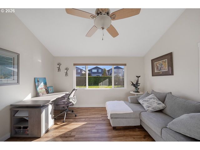 815 BROADWAY Ave, Winchester Bay, OR 97467