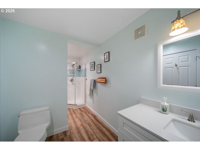 815 BROADWAY Ave, Winchester Bay, OR 97467