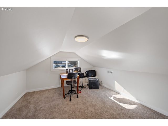 815 BROADWAY Ave, Winchester Bay, OR 97467