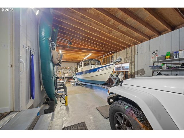 815 BROADWAY Ave, Winchester Bay, OR 97467