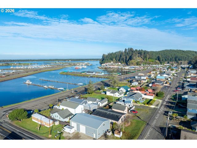 815 BROADWAY Ave, Winchester Bay, OR 97467