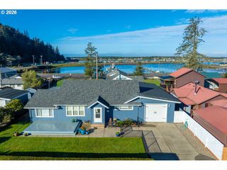 815 BROADWAY Ave, Winchester Bay, OR 97467