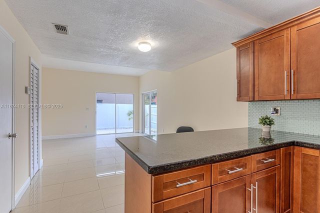 5698 W 25th Ct 5698, Hialeah, FL 33016