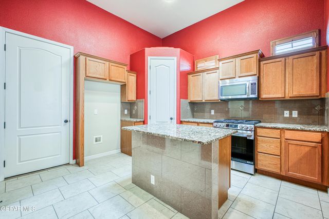 5724 Valley Maple Drive, El Paso, TX 79932