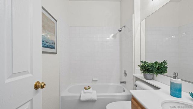 1783 Medinah, San Marcos, CA 92069