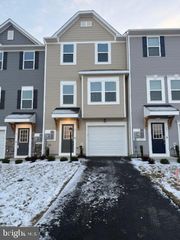 85 TUMBLEHOME RD, Inwood, WV 25428