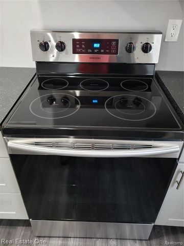 312 Mary Avenue, Royal Oak, MI 48073